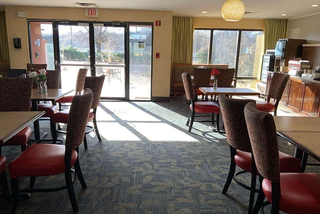 Wingate By Wyndham Jackson Ridgeland Hotel Exterior photo