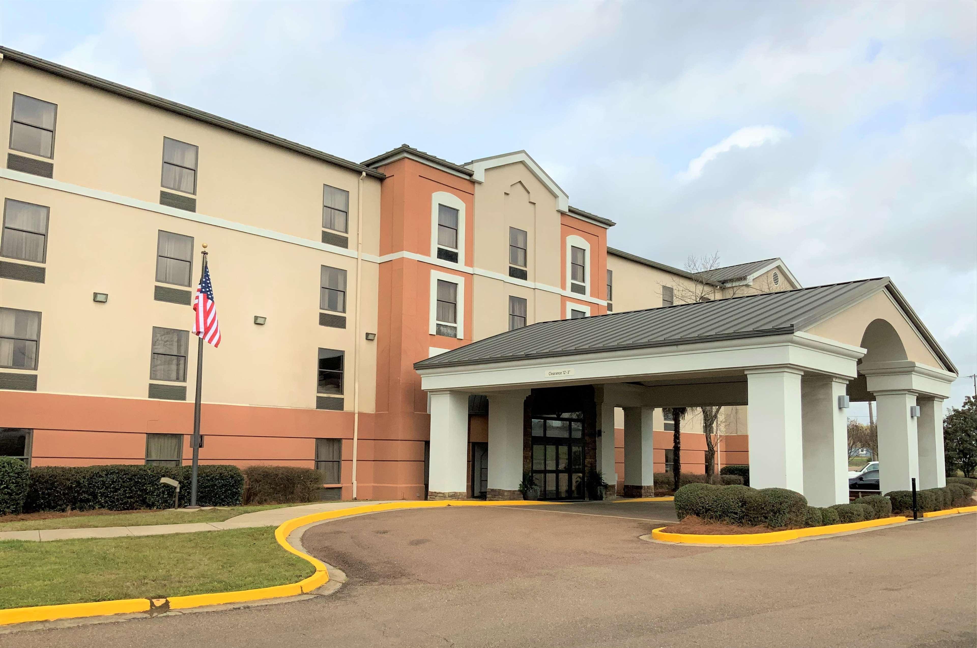 Wingate By Wyndham Jackson Ridgeland Hotel Exterior photo