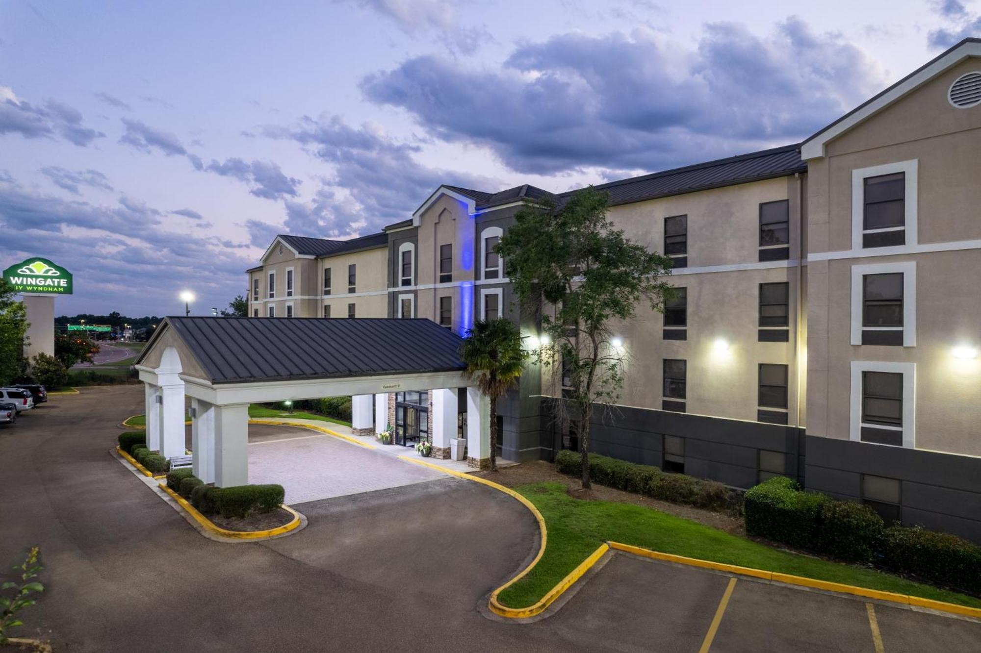 Wingate By Wyndham Jackson Ridgeland Hotel Exterior photo